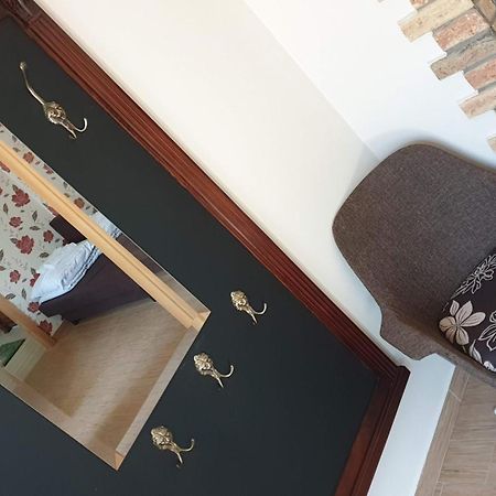 Keller Apartmanok Hajdúszoboszló Szoba fotó