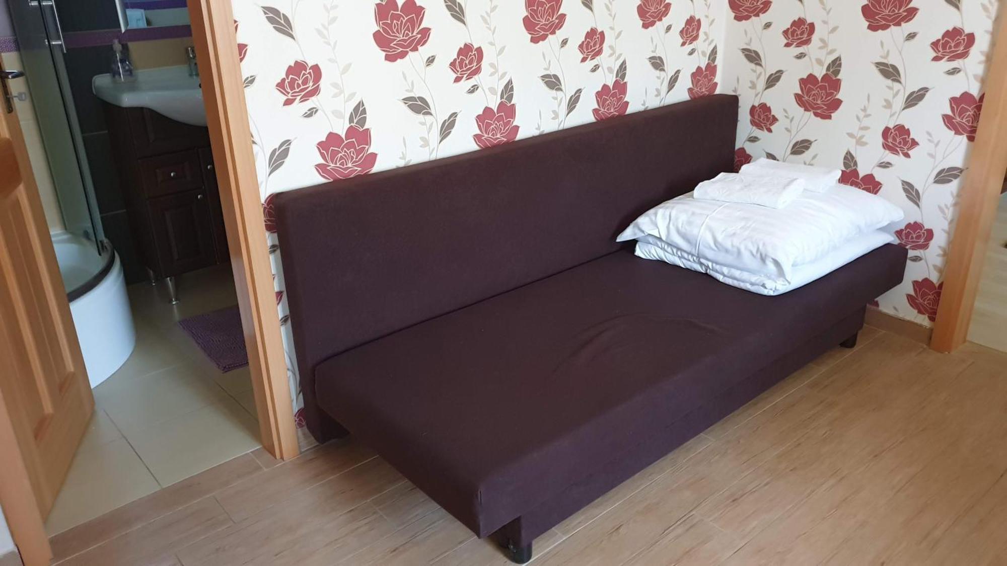 Keller Apartmanok Hajdúszoboszló Szoba fotó