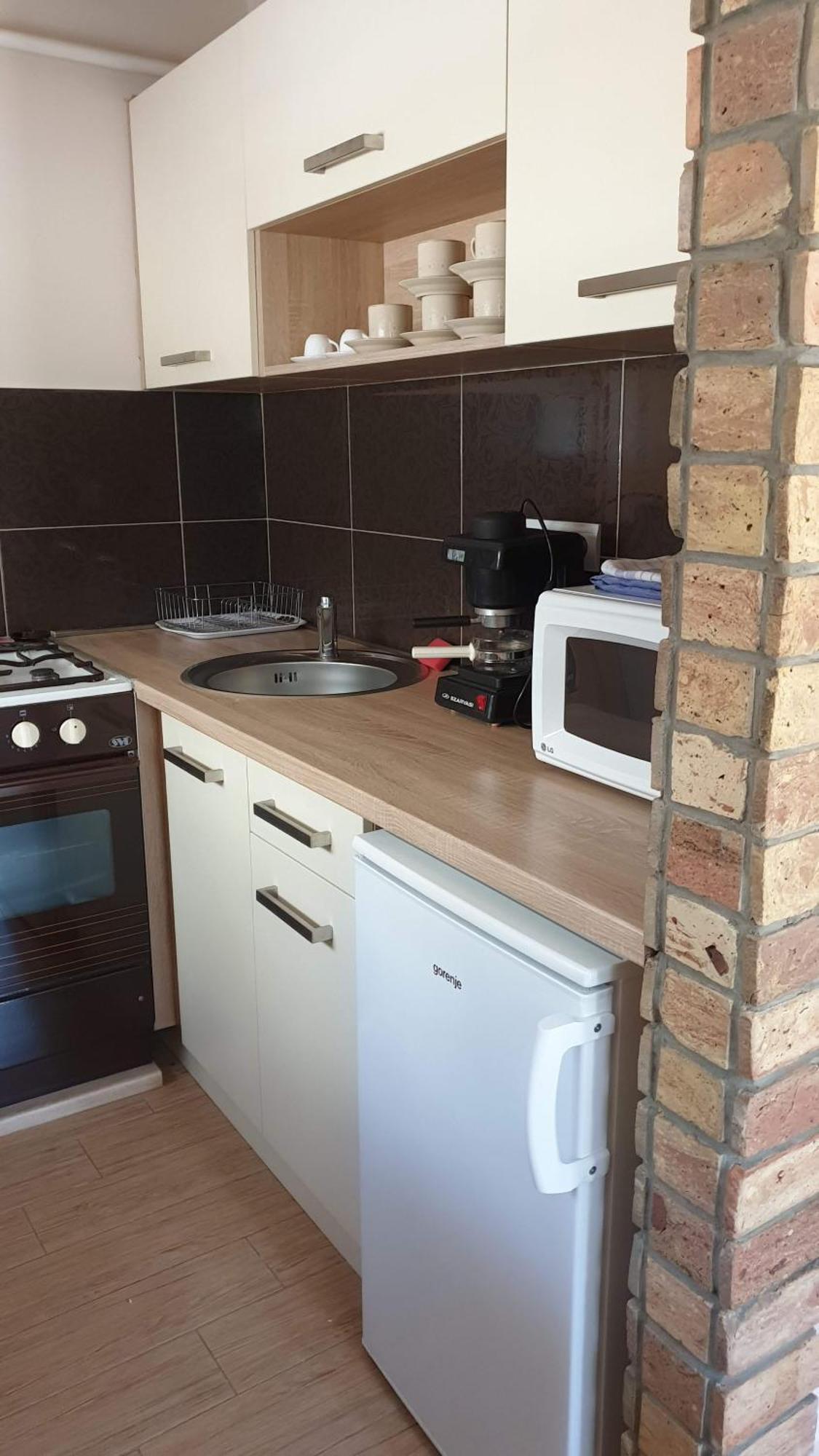 Keller Apartmanok Hajdúszoboszló Szoba fotó
